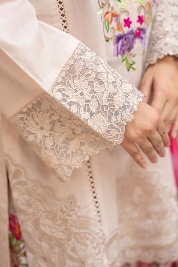 MB42J5.webp