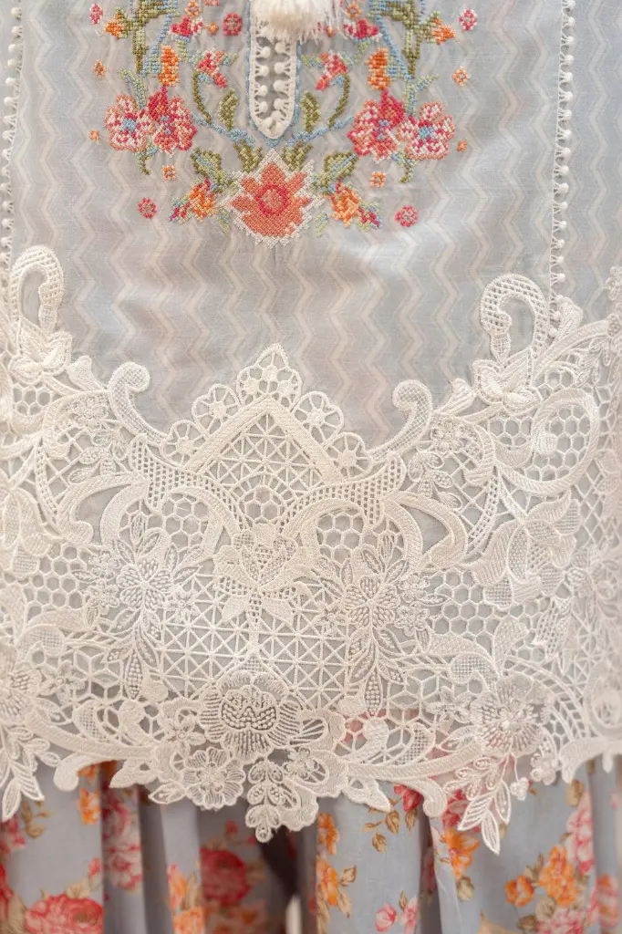 MB51J4.webp