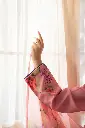 MB68J5.webp