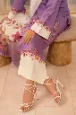 MB70J5.webp