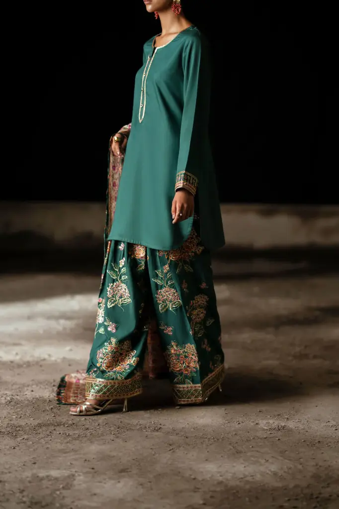 MB109J4.webp