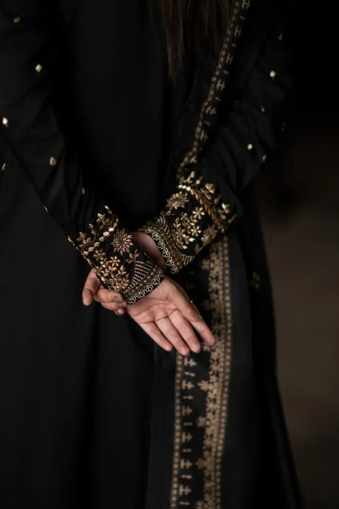 MB111J3.webp