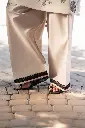 MB08J4.webp